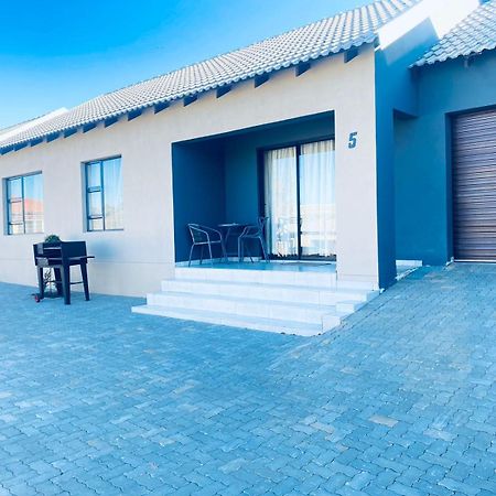 Tranquility Guesthouse Standerton Eksteriør billede