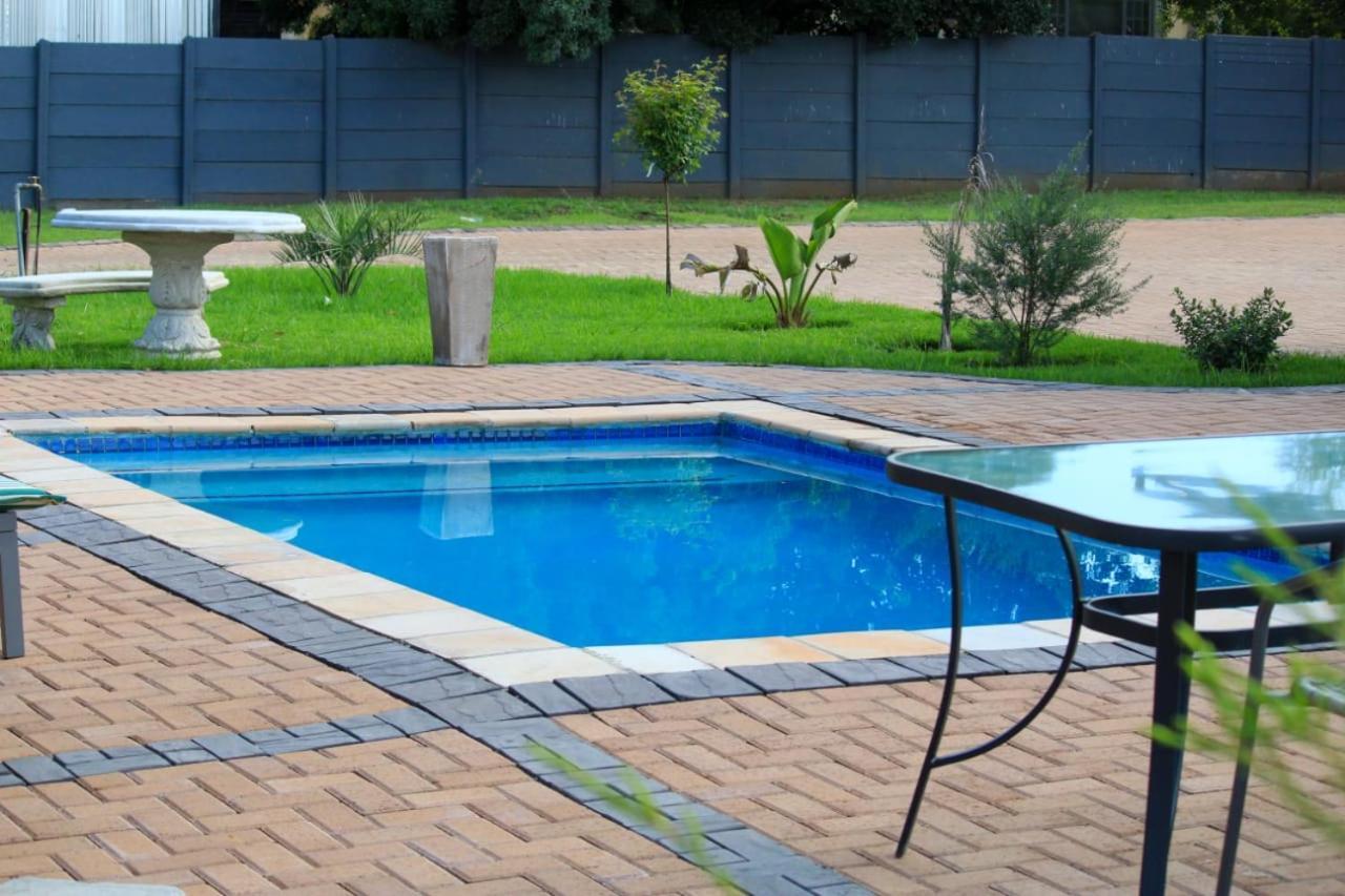 Tranquility Guesthouse Standerton Eksteriør billede
